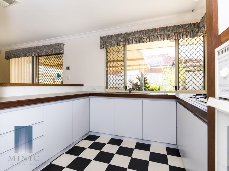 4 Foreshore Entrance, Wilson WA 6107