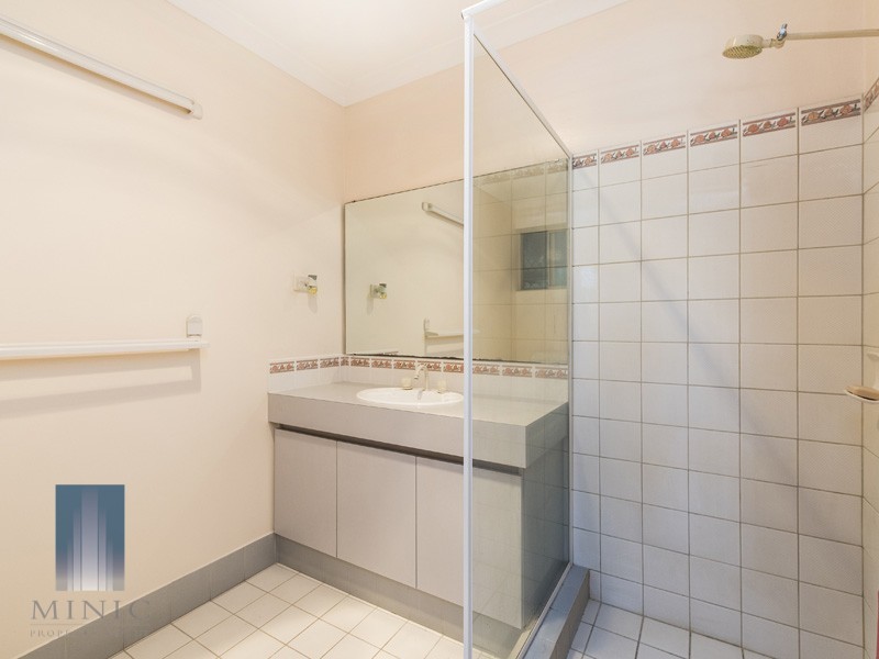 4 Foreshore Entrance, Wilson WA 6107