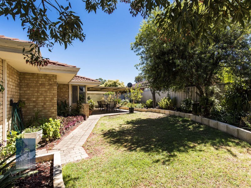 4 Foreshore Entrance, Wilson WA 6107