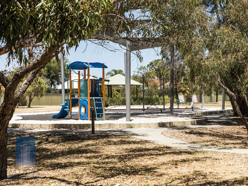 4 Foreshore Entrance, Wilson WA 6107