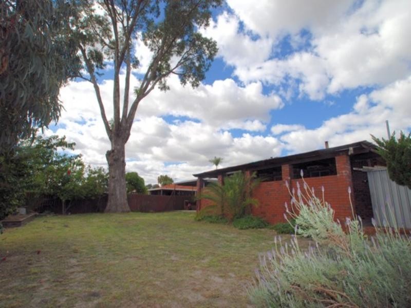 14 MEADOWBROOK DRIVE, Parkwood WA 6147