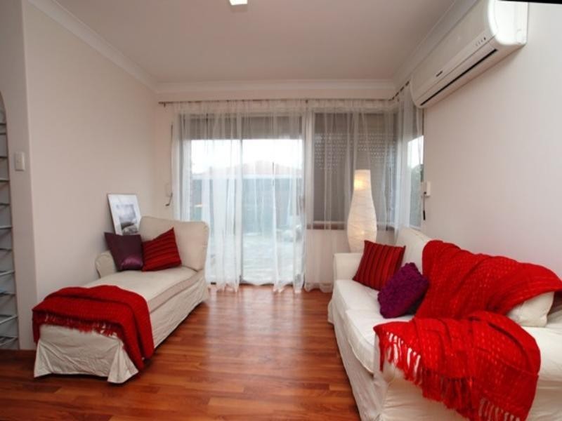 14 MEADOWBROOK DRIVE, Parkwood WA 6147