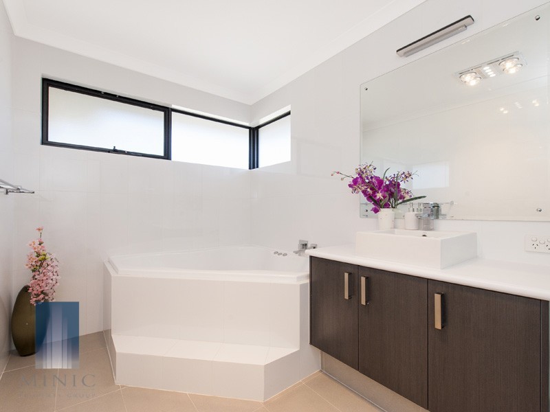 50 Mandora Way, Riverton WA 6148