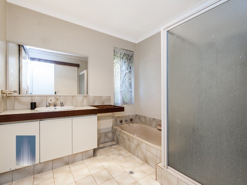 10 Blenny Close, Cannington WA 6107