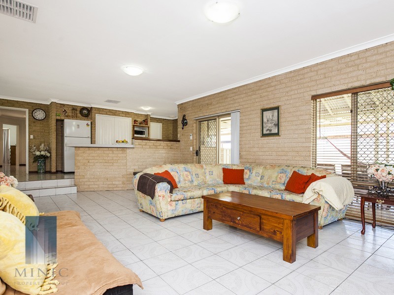 81 Collins Road, Willetton WA 6155
