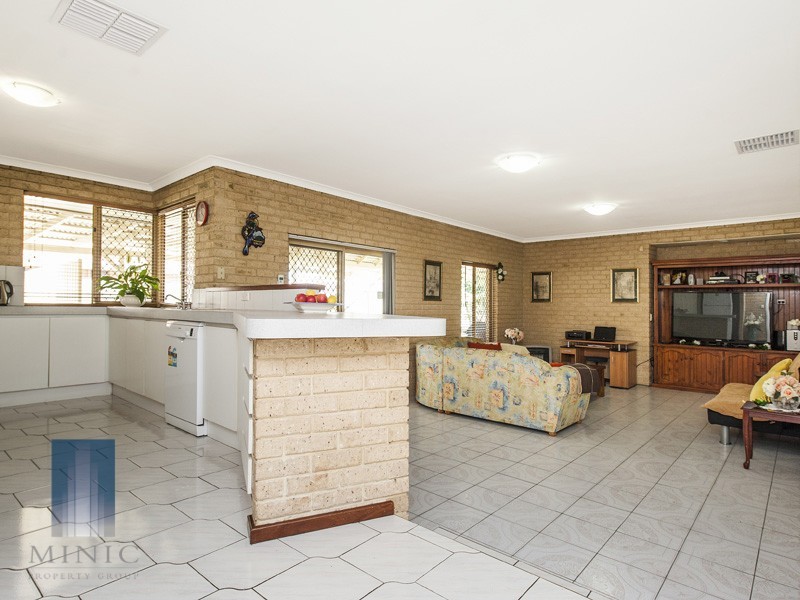 81 Collins Road, Willetton WA 6155