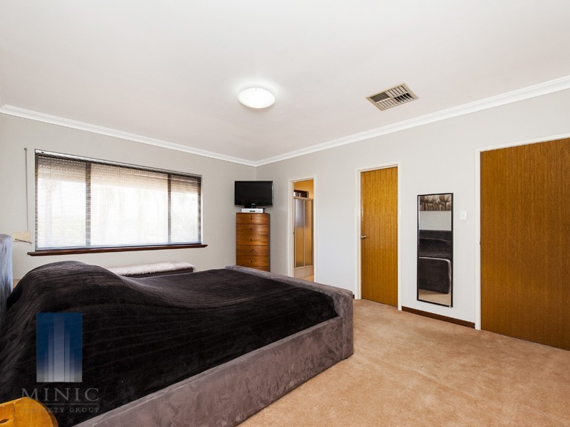 2 Nicol Road, Parkwood WA 6147