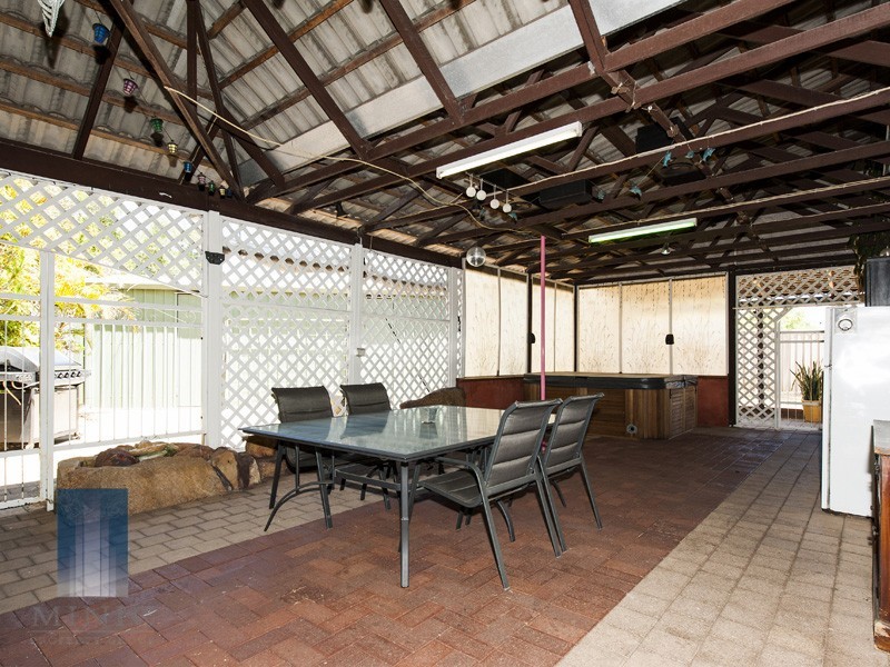 2 Nicol Road, Parkwood WA 6147