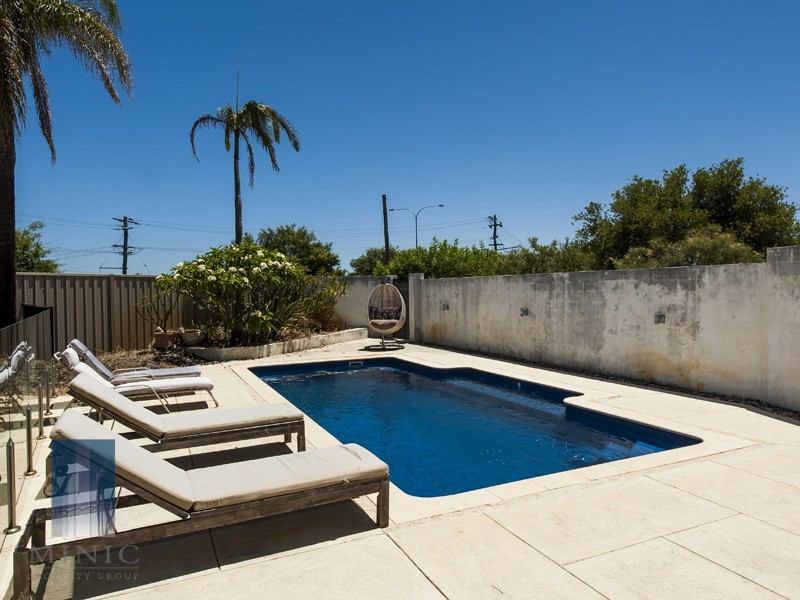 2 Nicol Road, Parkwood WA 6147