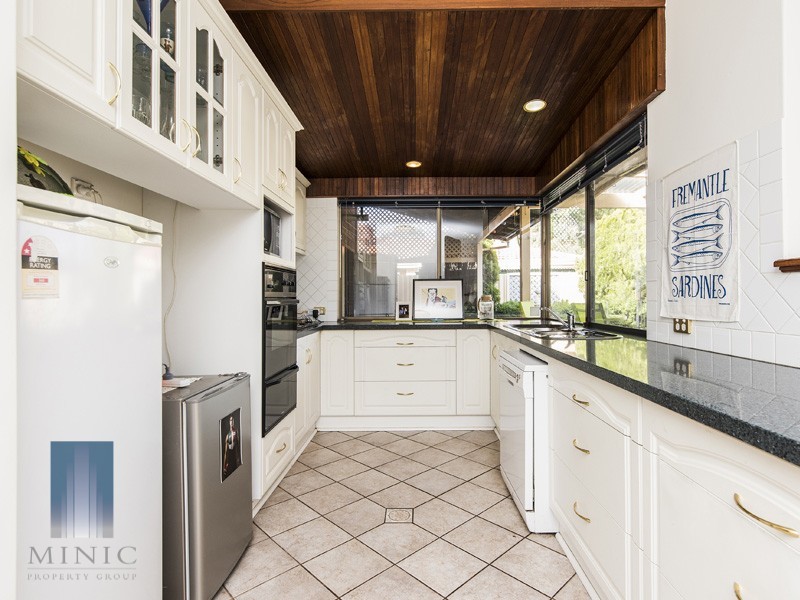 18 Hyland Way, Wilson WA 6107