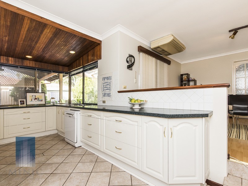 18 Hyland Way, Wilson WA 6107