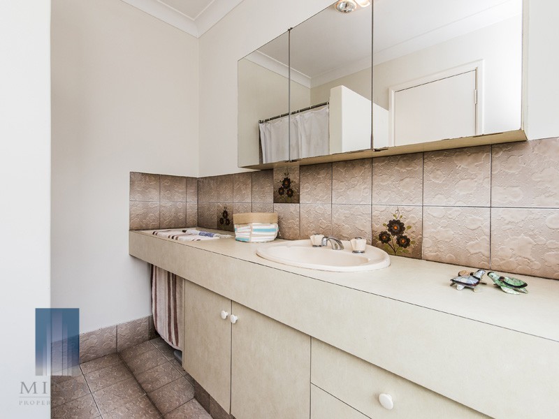 18 Hyland Way, Wilson WA 6107