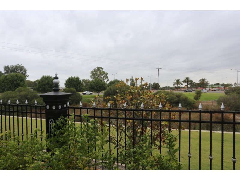 5/159 Canna Drive, Canning Vale WA 6155