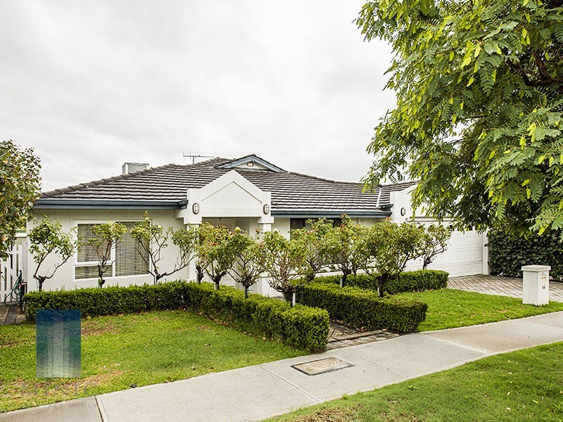 84 Cloister Avenue, Manning WA 6152