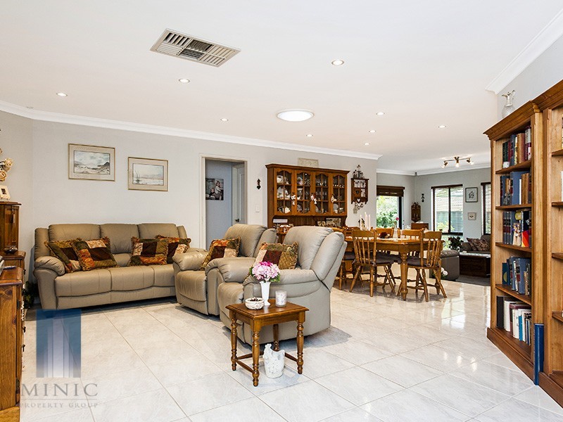 84 Cloister Avenue, Manning WA 6152