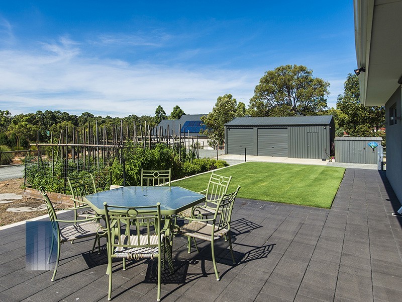 7 Benbecula Circle, Bedfordale WA 6112