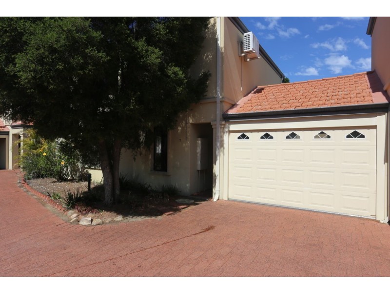 7/11 Gochean Ave, Bentley WA 6102
