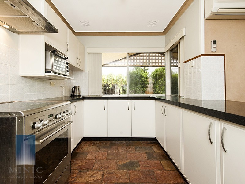 9 Abercairn Way, Parkwood WA 6147