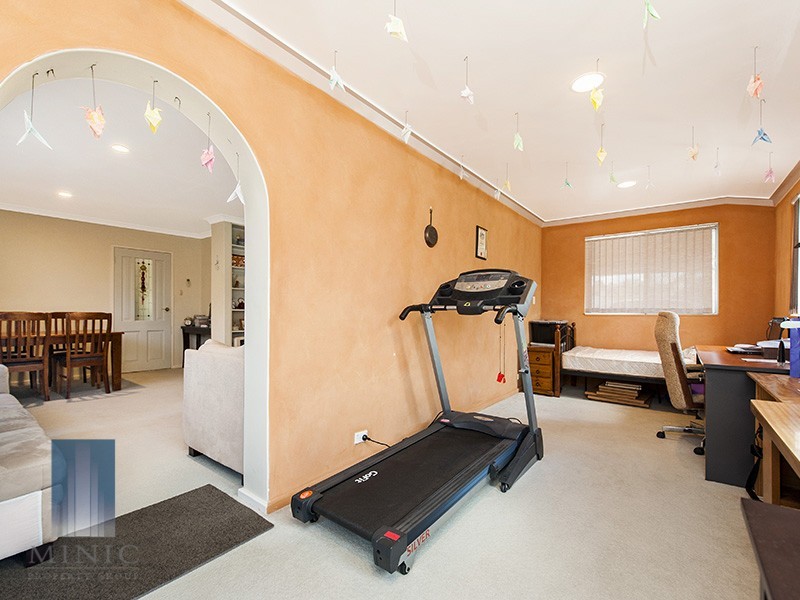 9 Abercairn Way, Parkwood WA 6147