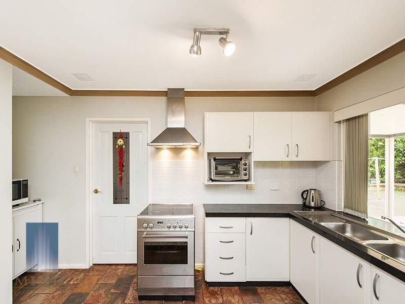 9 Abercairn Way, Parkwood WA 6147