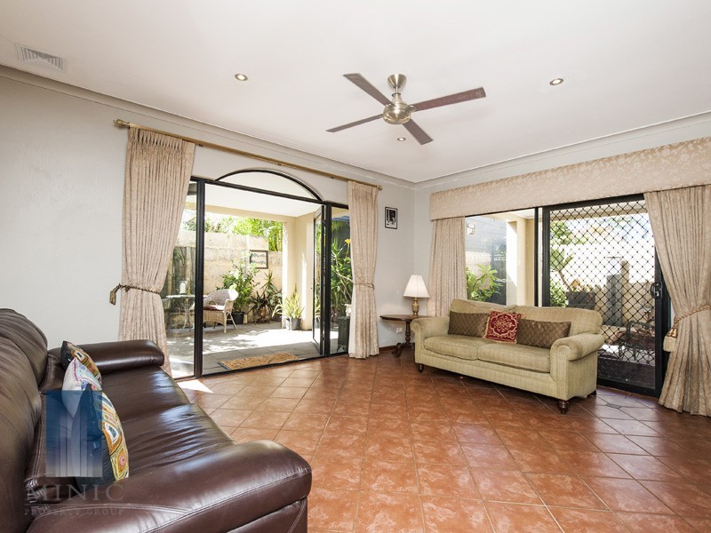 12 Linkwater Street, Shelley WA 6148