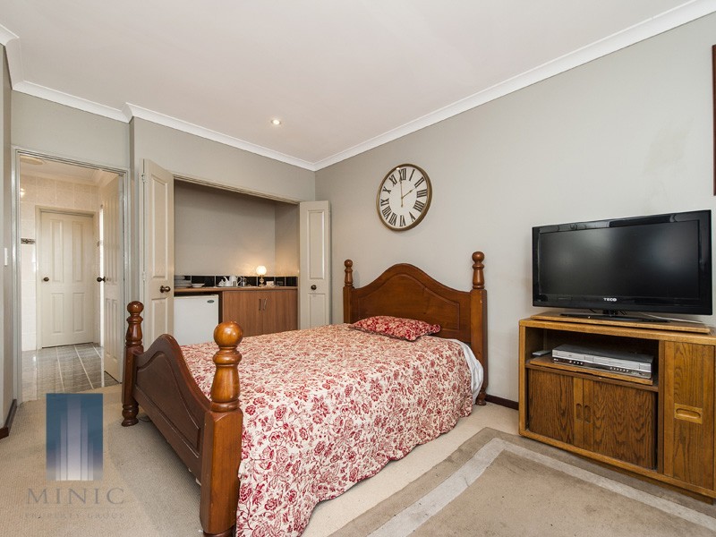 12 Linkwater Street, Shelley WA 6148
