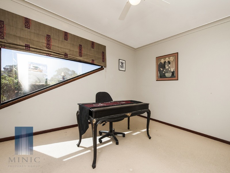 12 Linkwater Street, Shelley WA 6148
