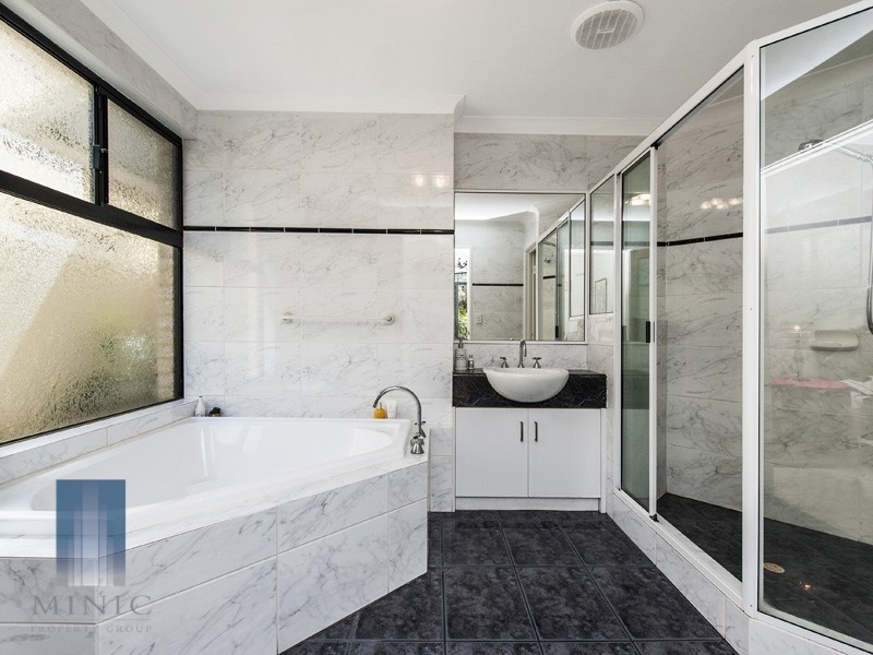 12 Linkwater Street, Shelley WA 6148