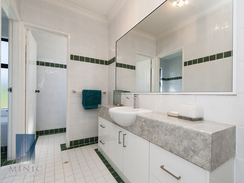 12 Linkwater Street, Shelley WA 6148