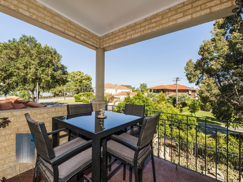 12 Linkwater Street, Shelley WA 6148
