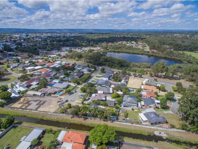 8 Rose Place, Wilson WA 6107