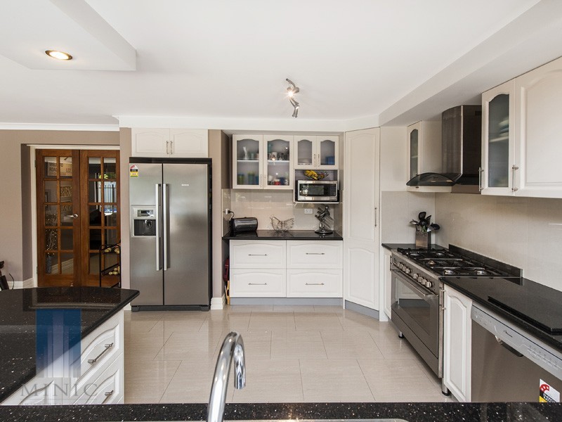 5A Bridget Place, Shelley WA 6148