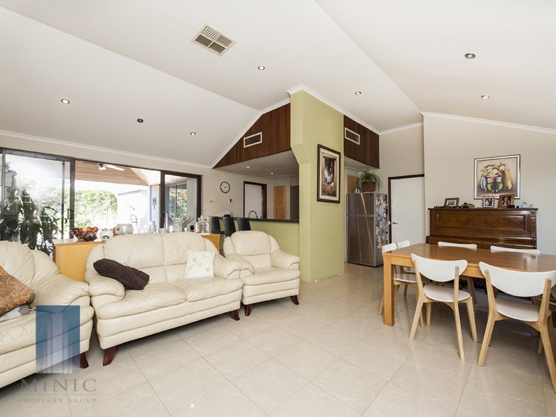13 Connelly Way, Booragoon WA 6154