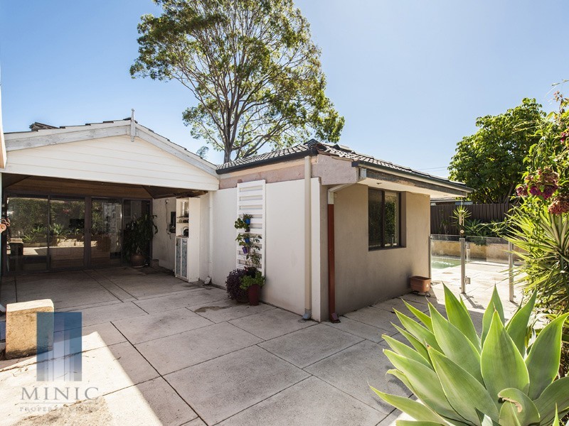 13 Connelly Way, Booragoon WA 6154