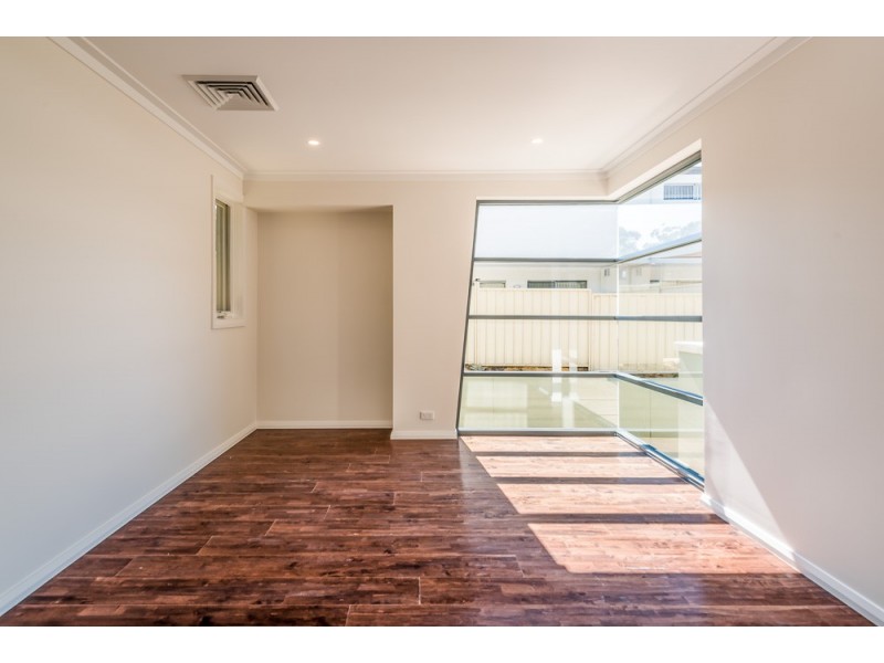 24C Leverburgh Street, Ardross WA 6153