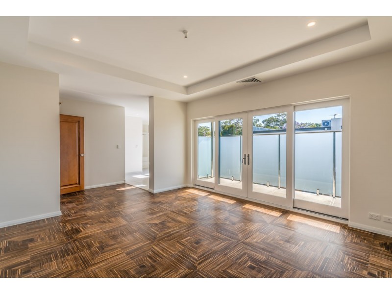 24C Leverburgh Street, Ardross WA 6153