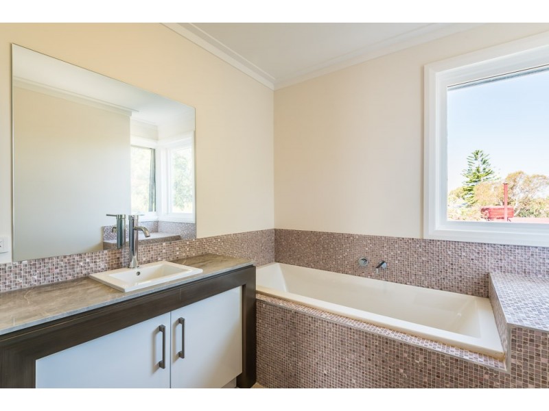 24C Leverburgh Street, Ardross WA 6153