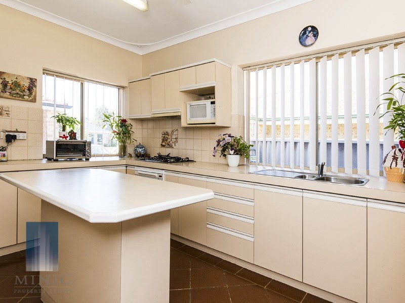 31 Redcliffe Street, East Cannington WA 6107