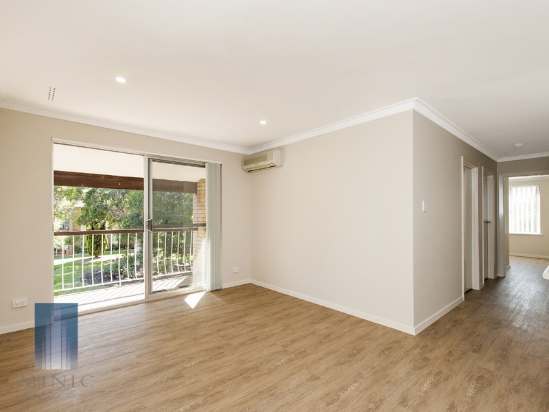 17/1 Clydesdale Street, Como WA 6152