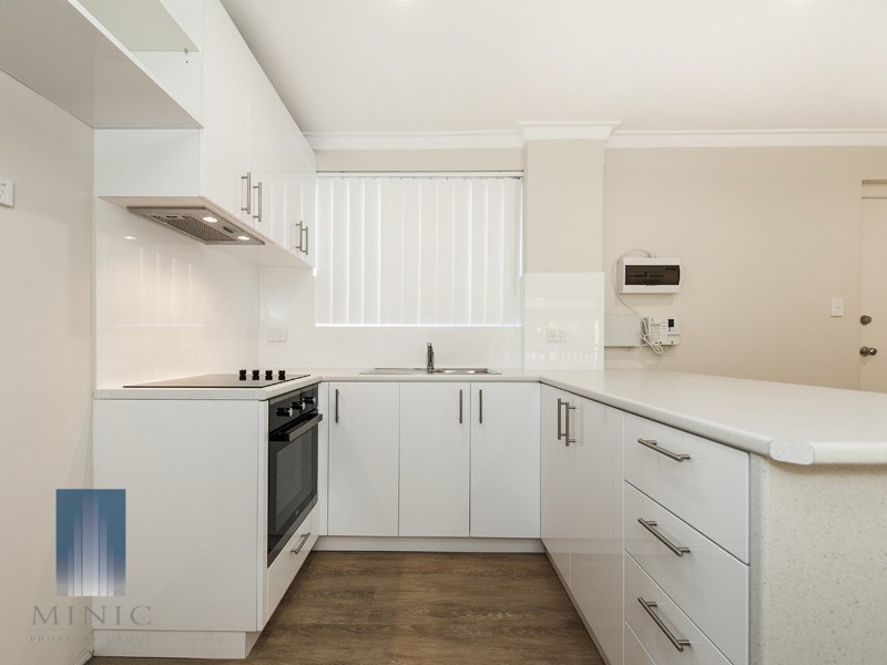 17/1 Clydesdale Street, Como WA 6152