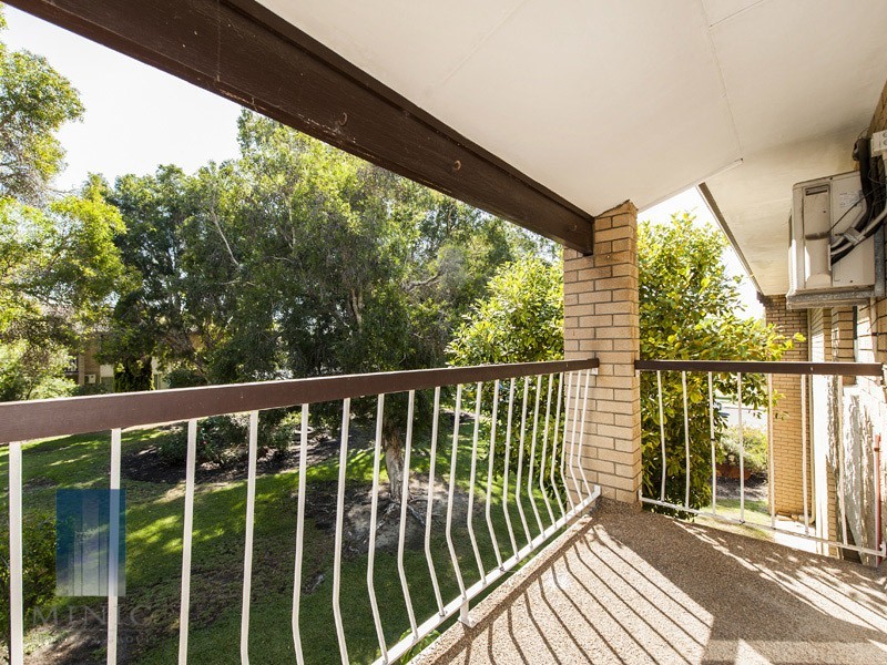 17/1 Clydesdale Street, Como WA 6152