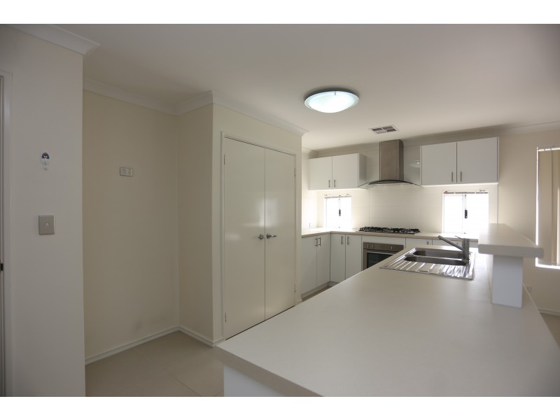 9 Ballycastle Loop, Canning Vale WA 6155