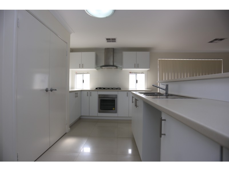 9 Ballycastle Loop, Canning Vale WA 6155