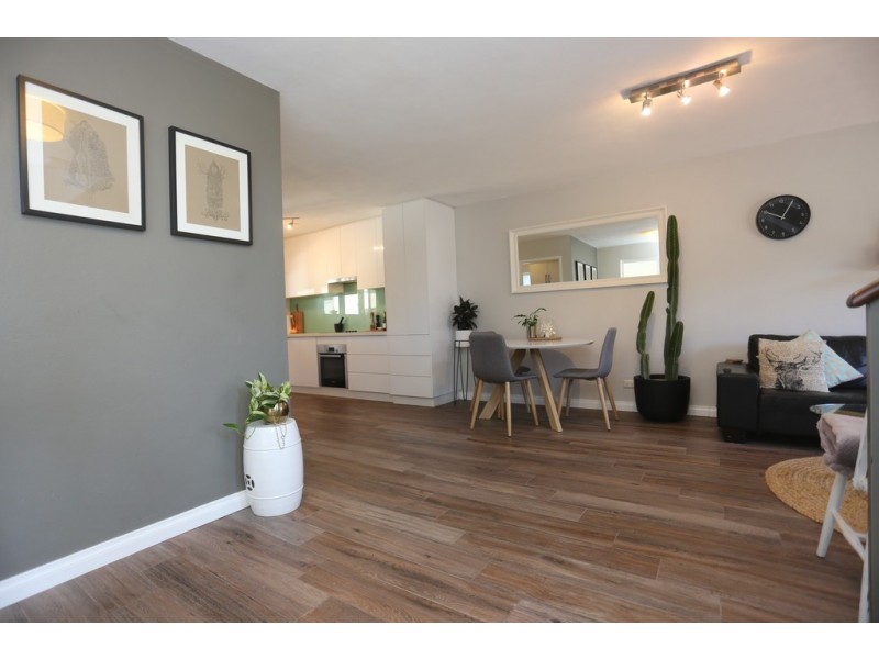 12/24 Melinga Court, Karawara WA 6152