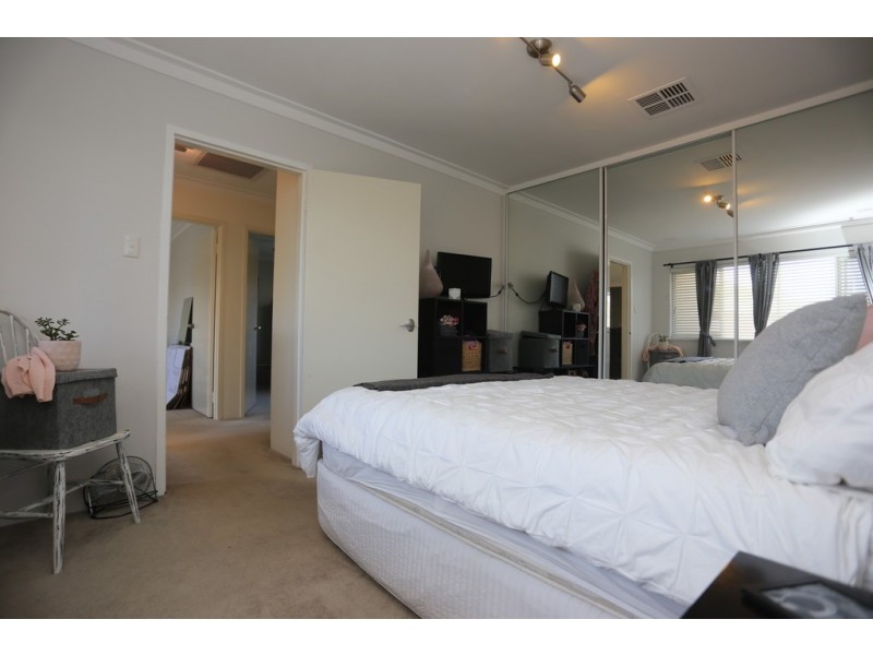 12/24 Melinga Court, Karawara WA 6152