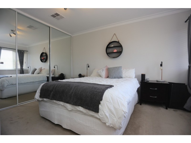 12/24 Melinga Court, Karawara WA 6152