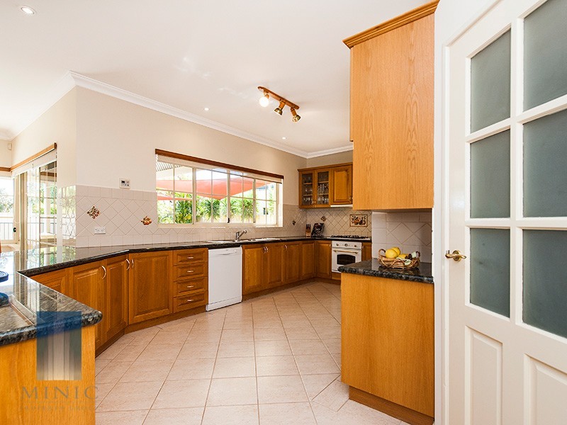 3 Bennett Drive, Canning Vale WA 6155