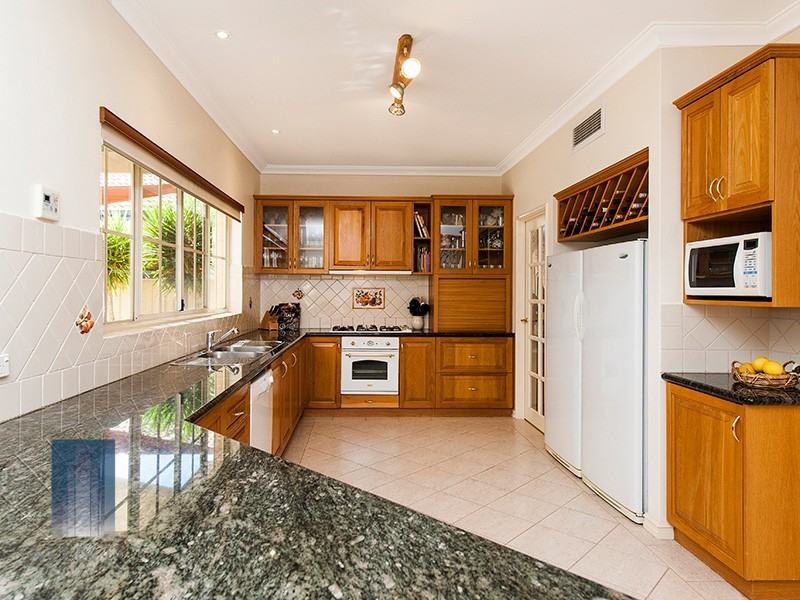3 Bennett Drive, Canning Vale WA 6155