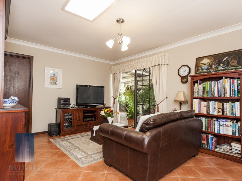 10 Midway Street, Riverton WA 6148