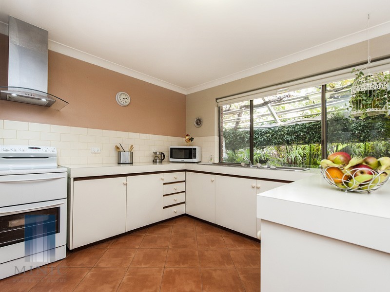 10 Midway Street, Riverton WA 6148